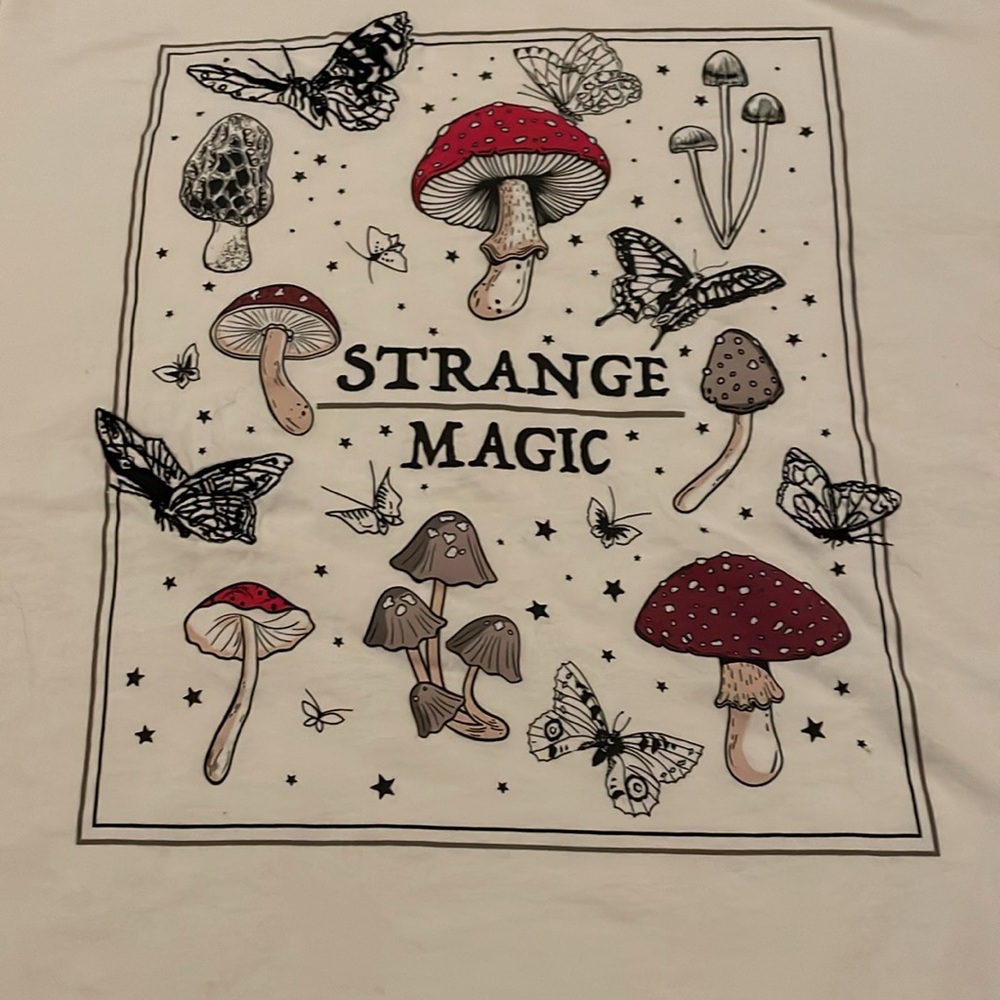 Strange Magic tee. Adorable. 3 butterflies are embroidered. Whimsical! - Picture 2 of 5